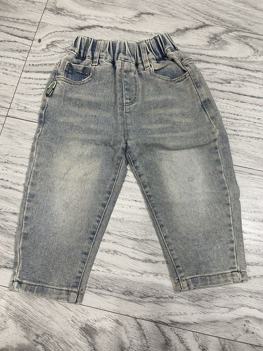 Продам джинсы на 2-3 года