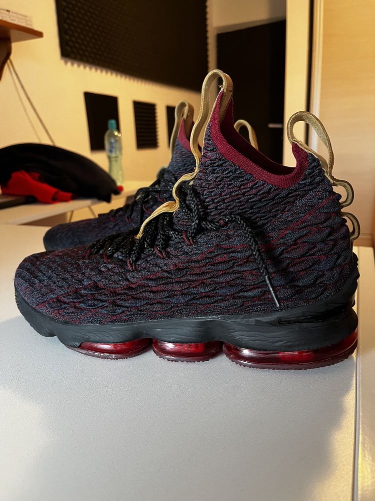 Adidasi Lebron 15 (XV) Cavs Marimea 45