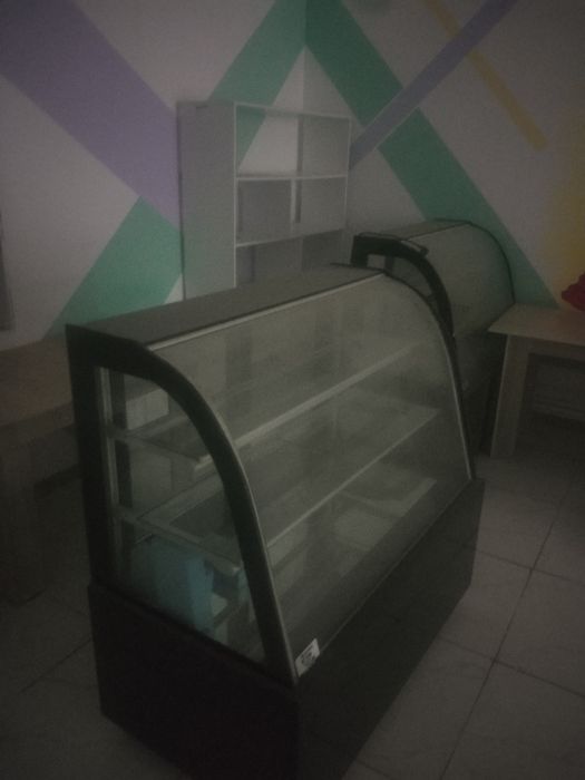 Ветрина холодильник