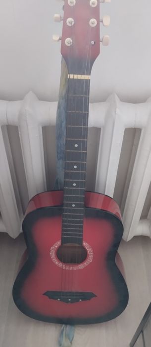 Продам гитару в хорошем состоянии