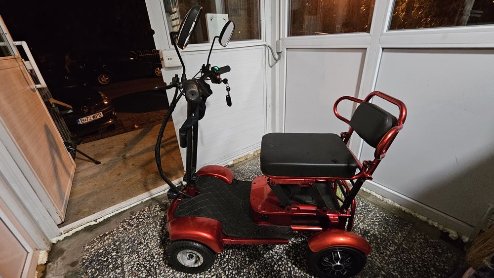 Carucior electric / scuter / scaun cu rotile persoane cu handicap
