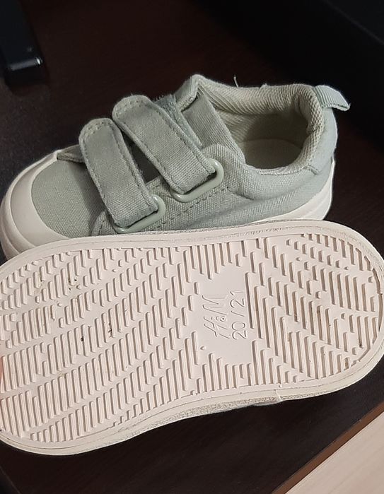 Кецове от брезент

H&M