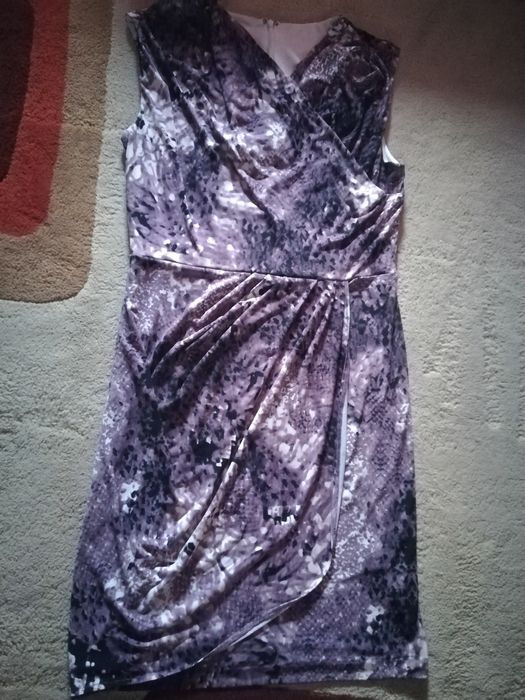 Rochie de zi mărimea 6, impecabila, purtata de doua ori.