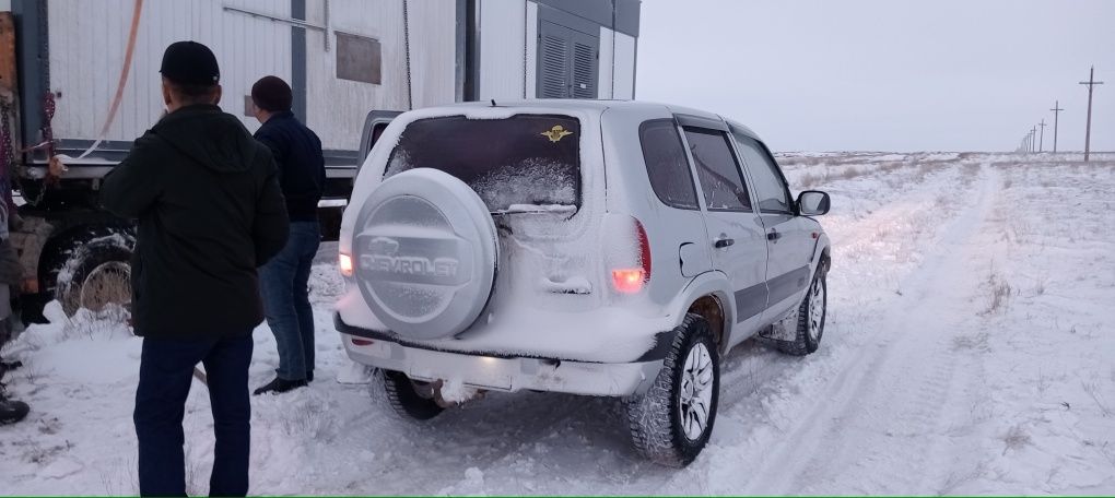 Шевролет     нива