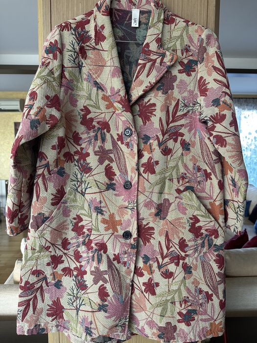 Жакардово манто на цветя