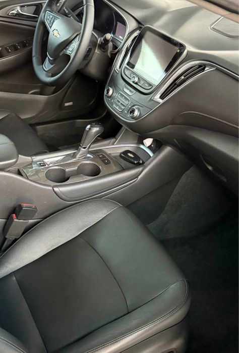 Малибу 2.4 сотилади