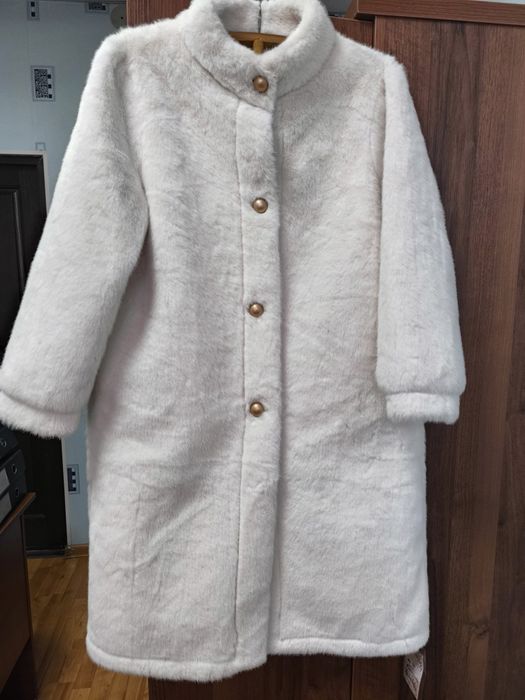 Продам женскую шубу