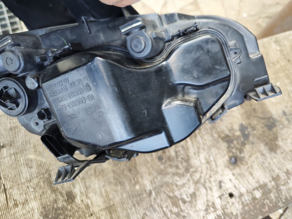Ляв фар за Форд Фокус ford focus МК 2