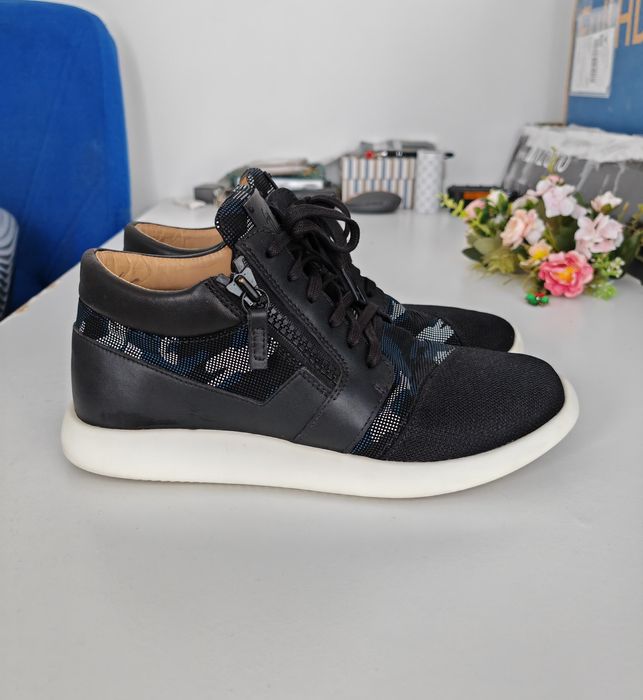 Vând Giuseppe Zanotti 42