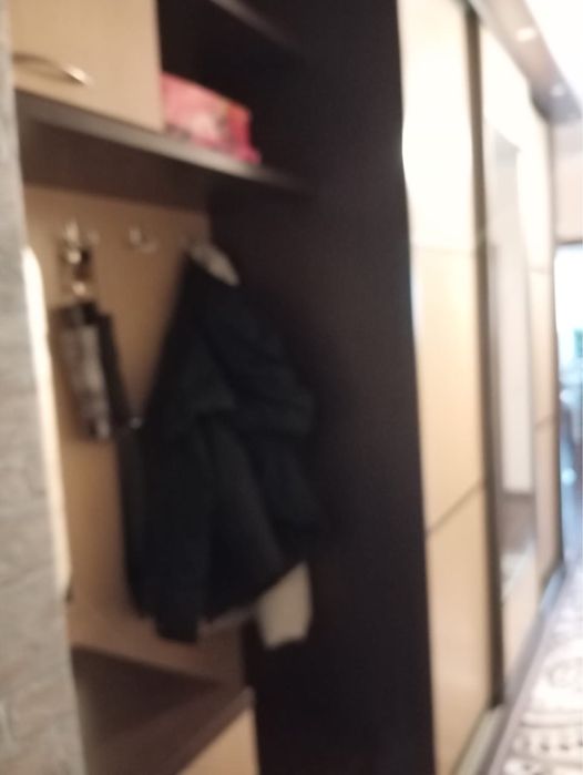 Продается шкаф в прихожую