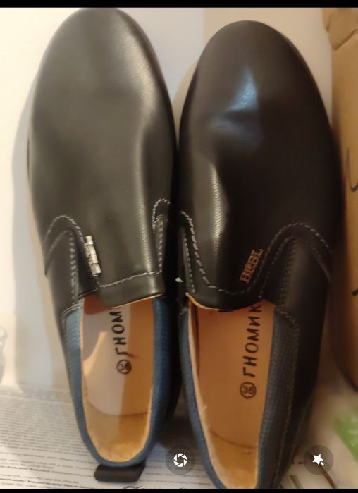 Новая школьная обувь