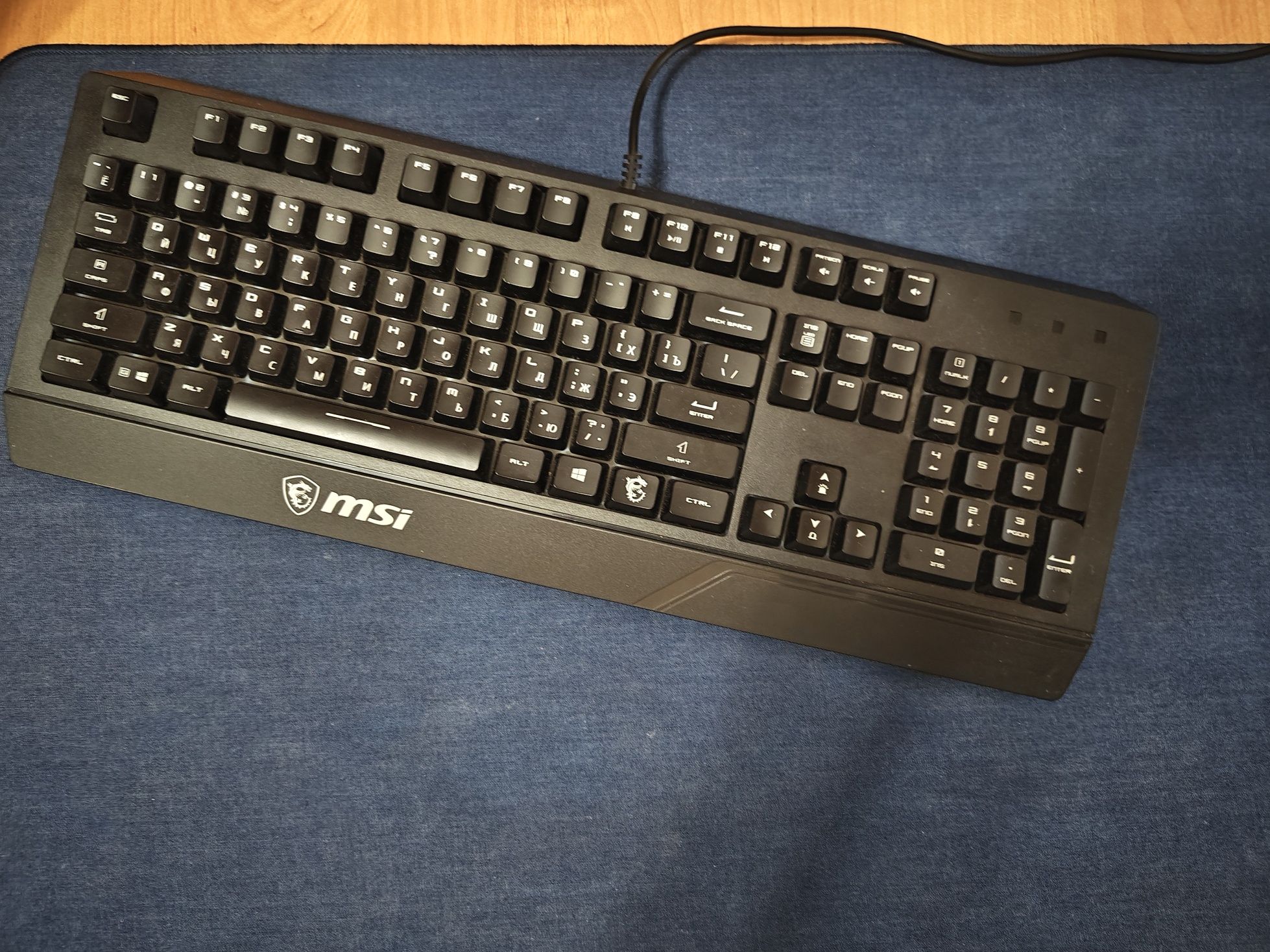 Продам опто механическую клавиатуру MSI GK20
