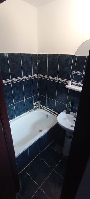 Închiriez apartament
