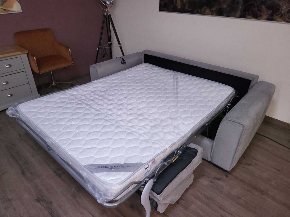 Италиански светло сив диван тройка от плат с функция сън