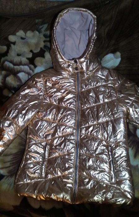 Продам зимнюю куртку фирменная