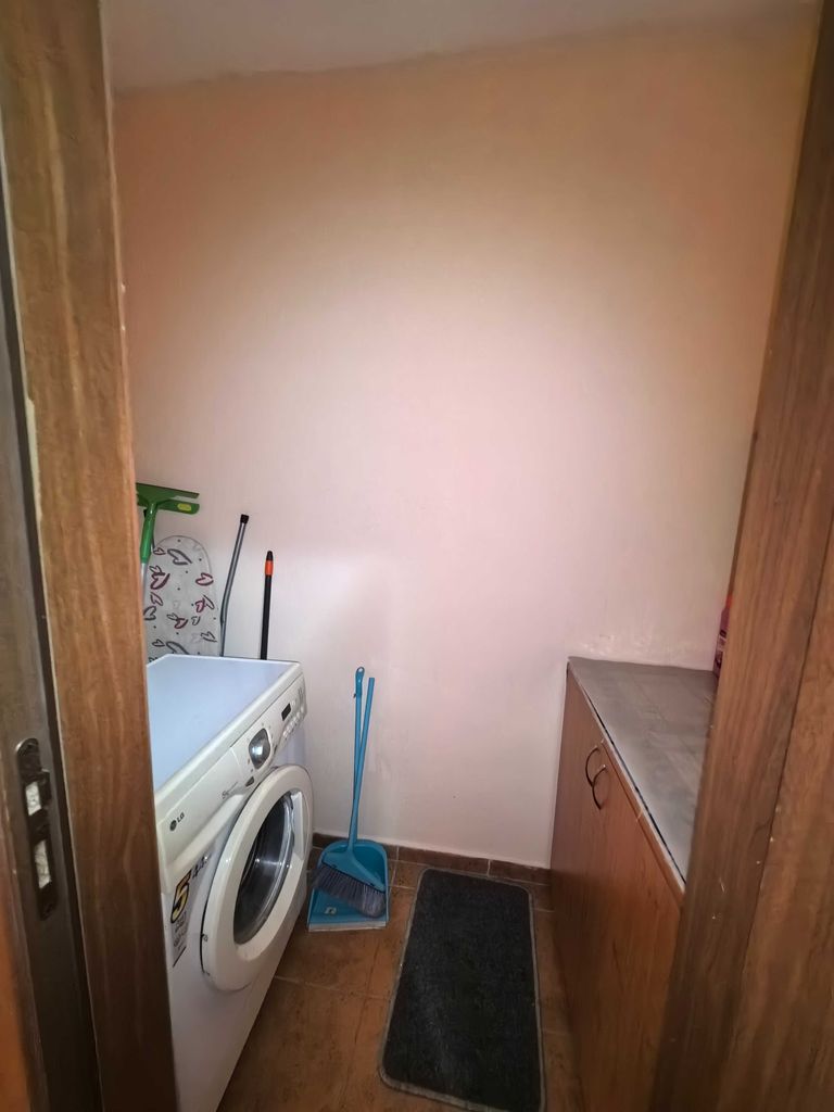 Дава се под наем Тристаен апартамент в Ямбол, Център - 80 кв.м за 280.5 € - Снимка #12