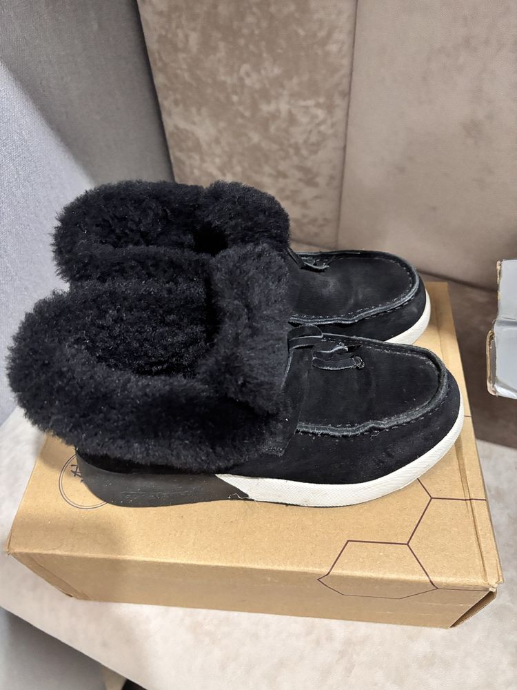 Продам зимние ботинки
