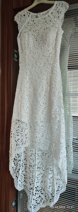 Официална дантелена рокля
