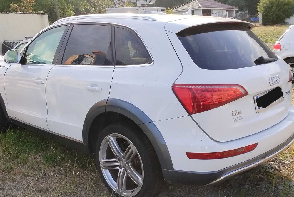 Navigatie consola volan scaune abs radio aeroterma clima grila audi q5