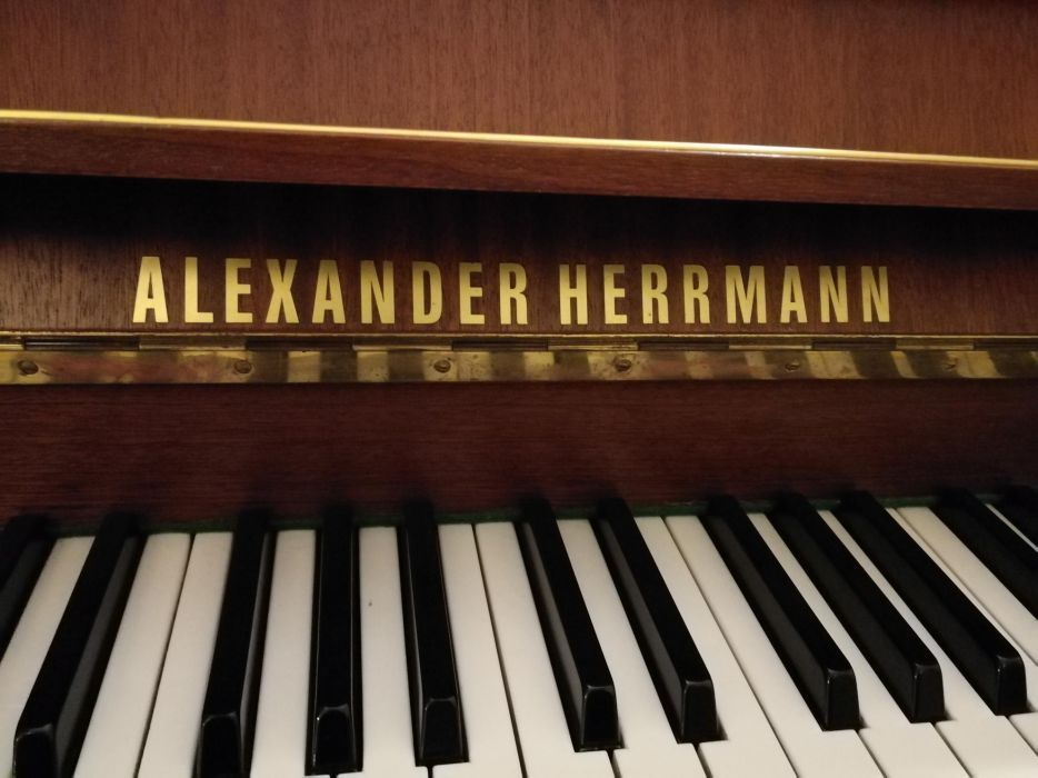 Пиано Александър Херман