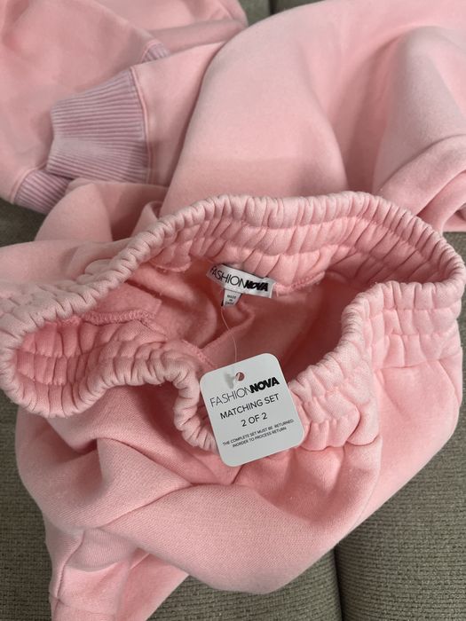 Комплект розов анцунг и суичър