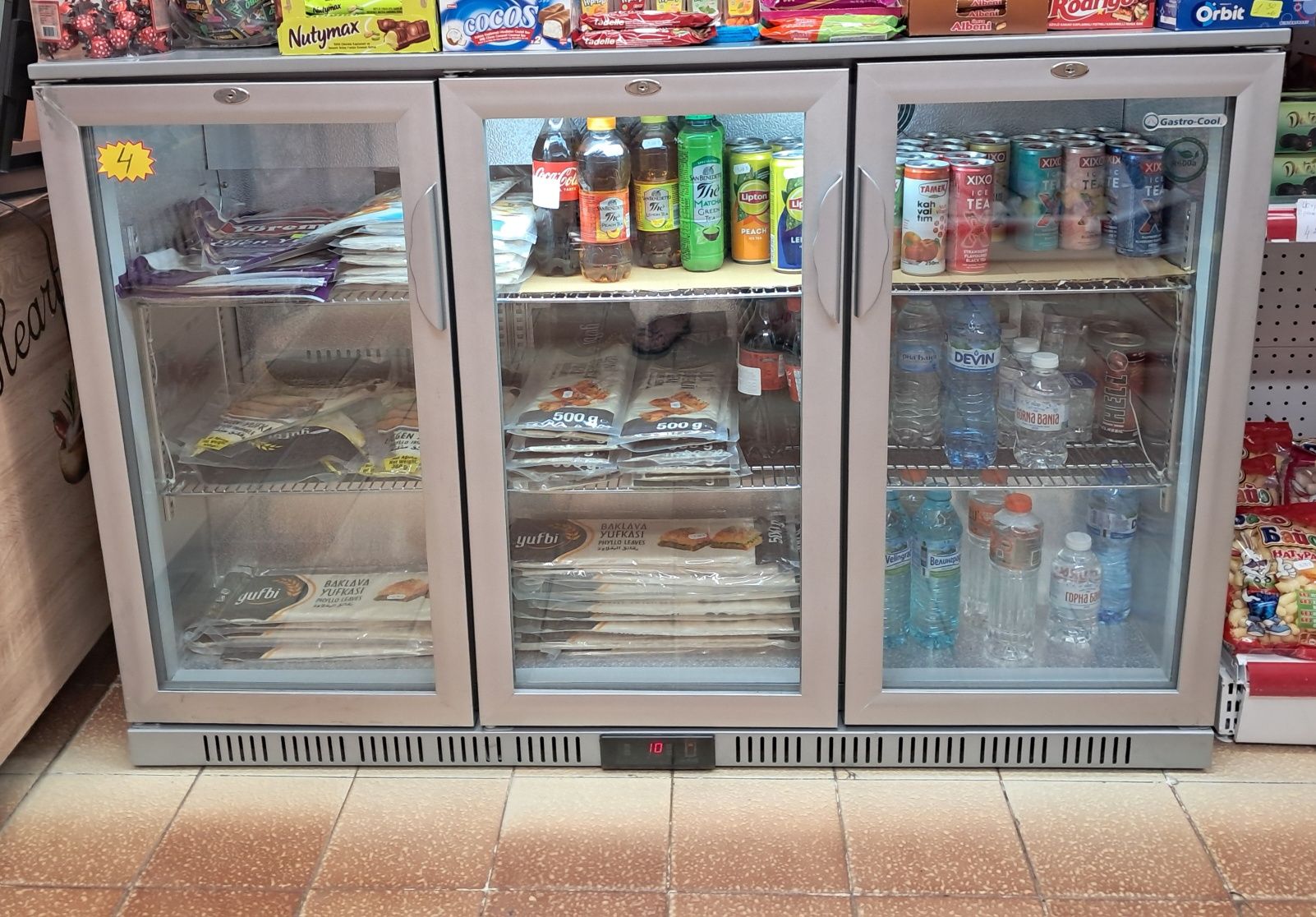 Продавам хладилни витрини