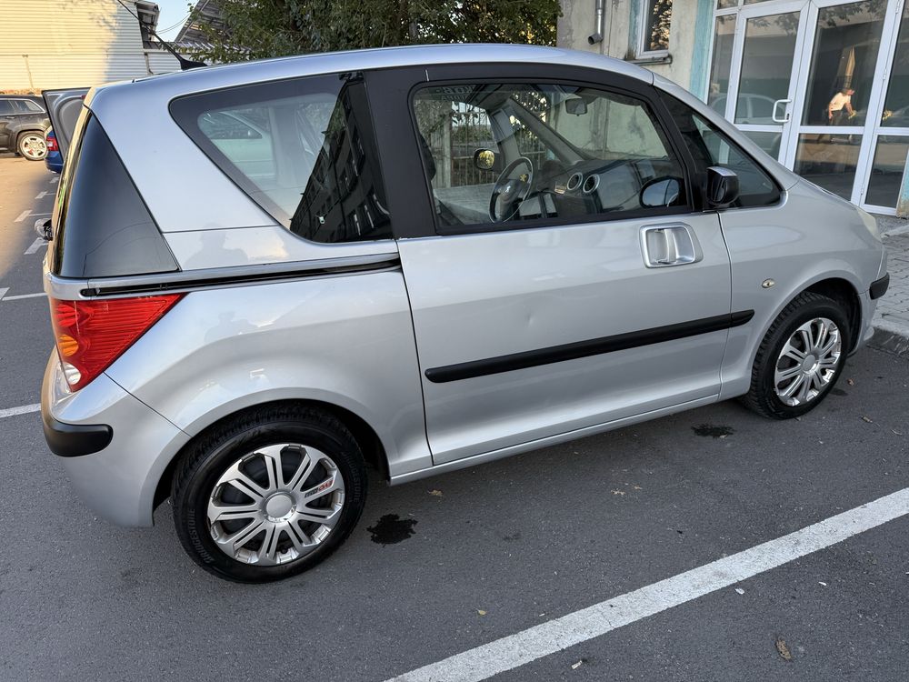Peugeot 1007 1.4i бензин