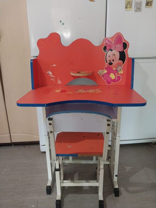 Продам детскую парту
