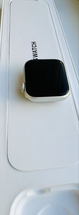 Apple Watch SE (2nd Gen) 40mm – Silver Aluminum