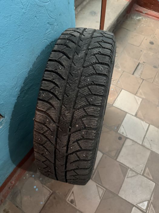 Продам шины в отличном состояний