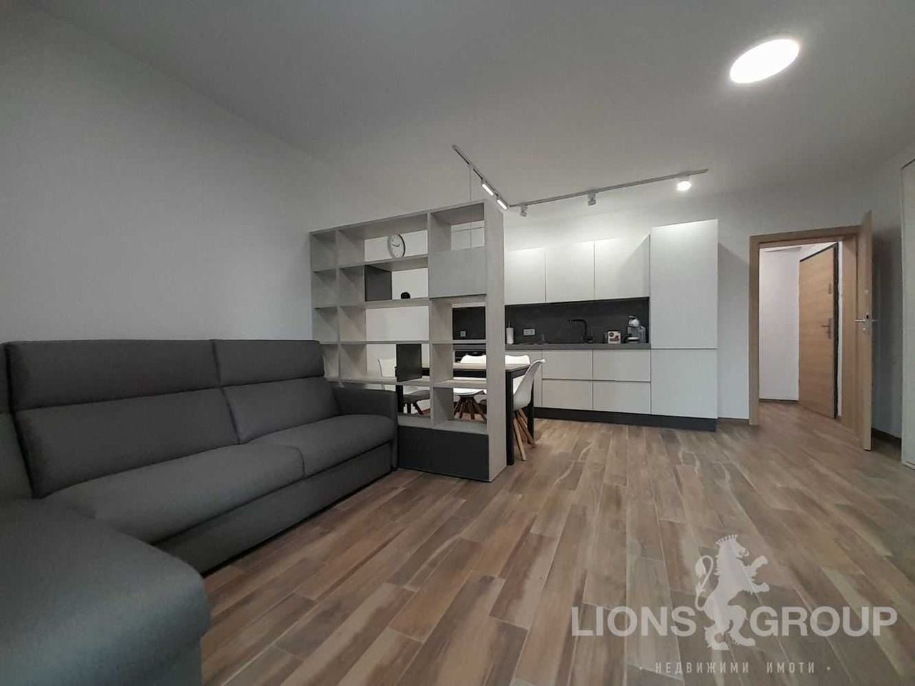 Продава се Едностаен апартамент в к.к. Св.Св. Константин и Елена - 53 кв.м за 3963 €/кв.м - Снимка #5