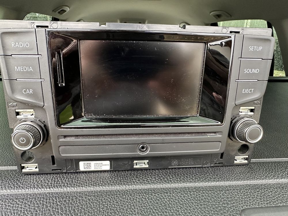 Radio CD volkswagen golf 7 cu rama adaptoare inclusa