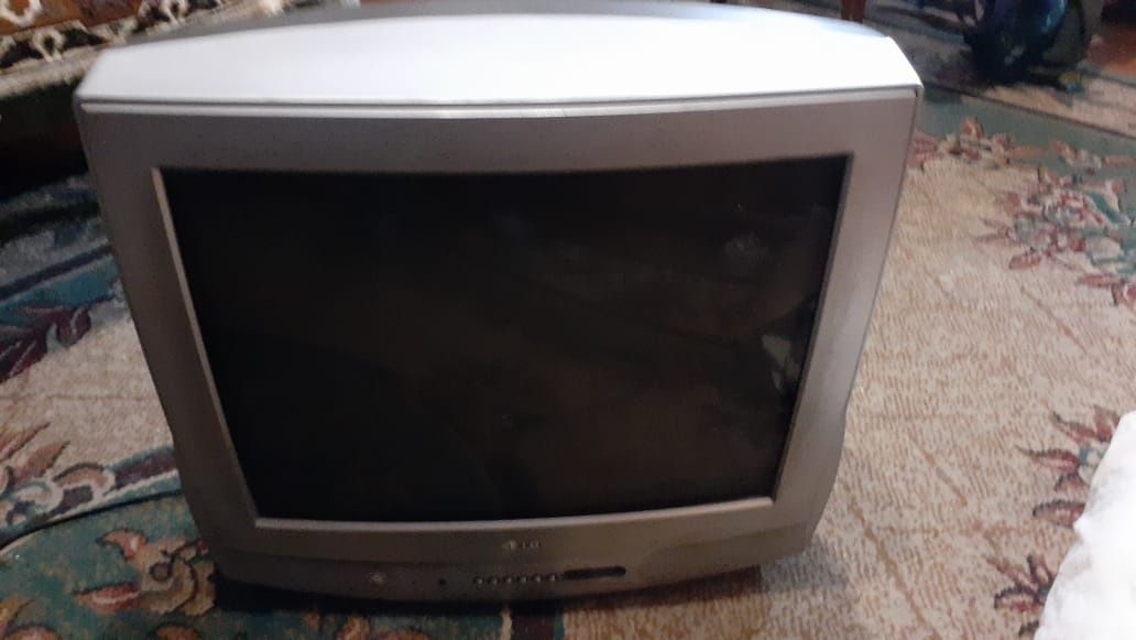 Телевизор на запчасти или ремонт