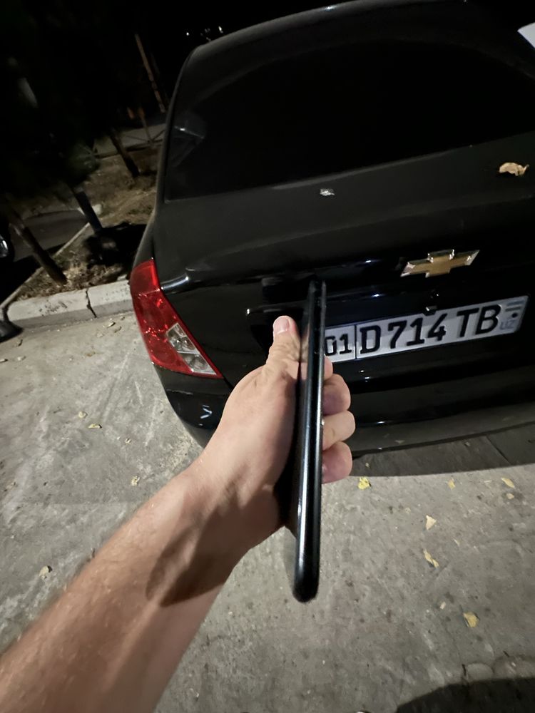 iphone XR 64GB ideal radnoy 73 chorniy karobkasi yoq narhi 150$