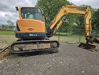 Excavatoare senilate de închiriat și compactor