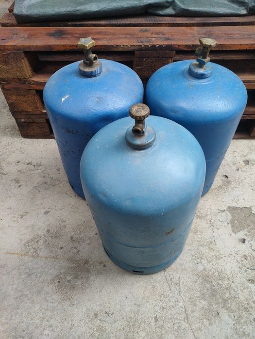 Butelii fără guler