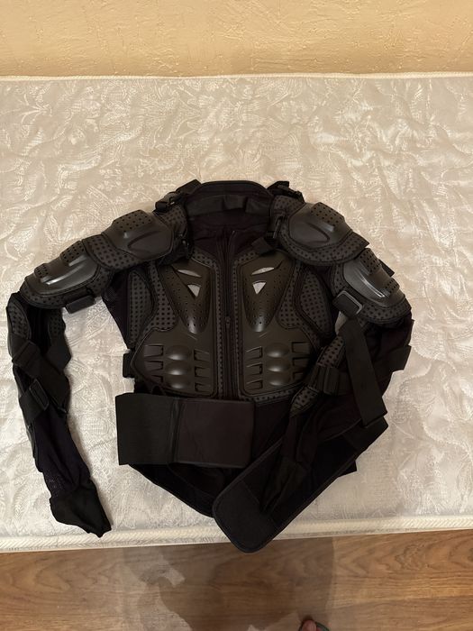 Мото черерепаха и наколенники