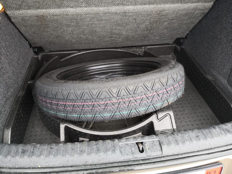 Kit roata rezerva tiguan 2008-2016 si accesorii