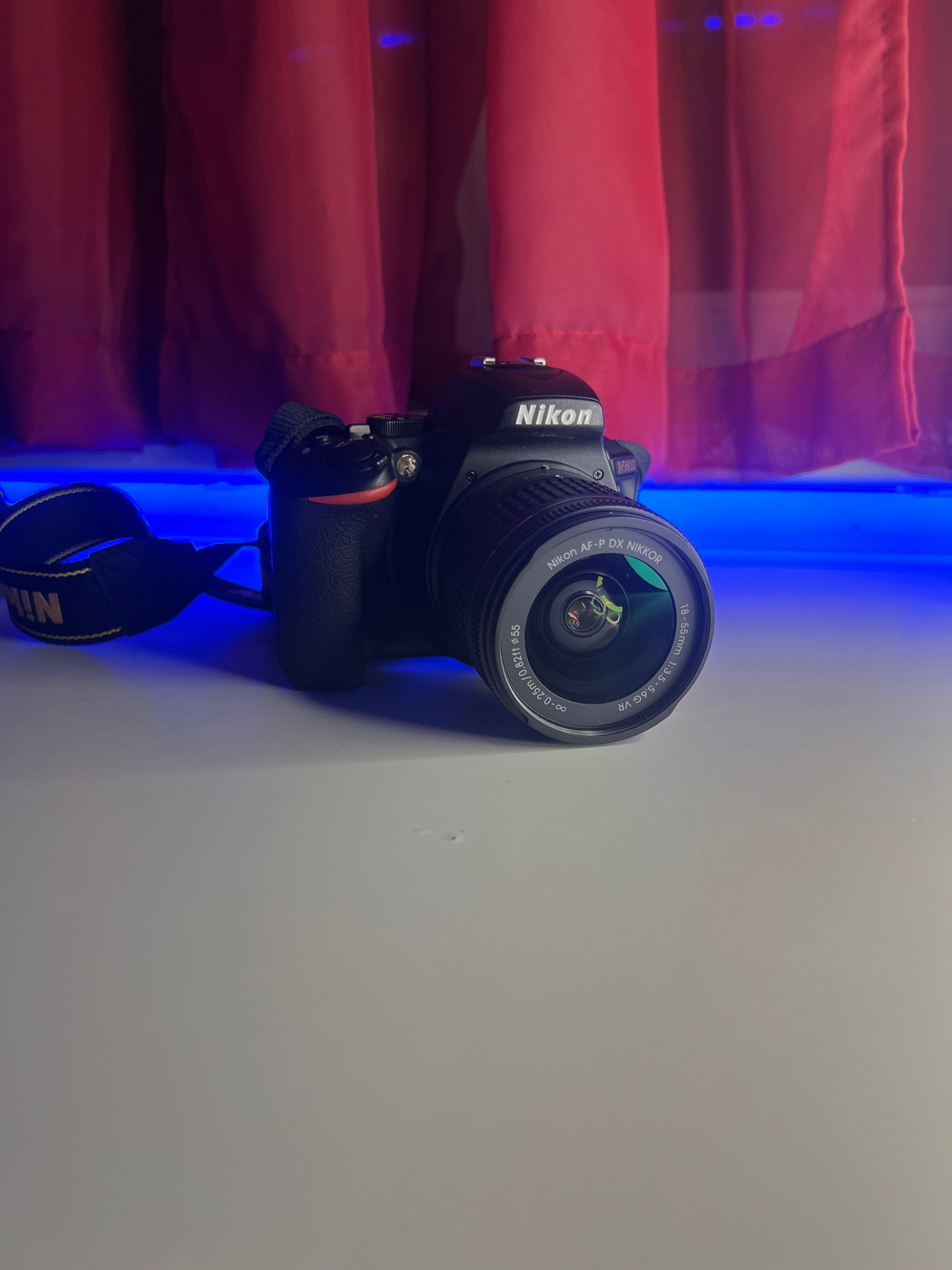 Nikon D5600 + обектив