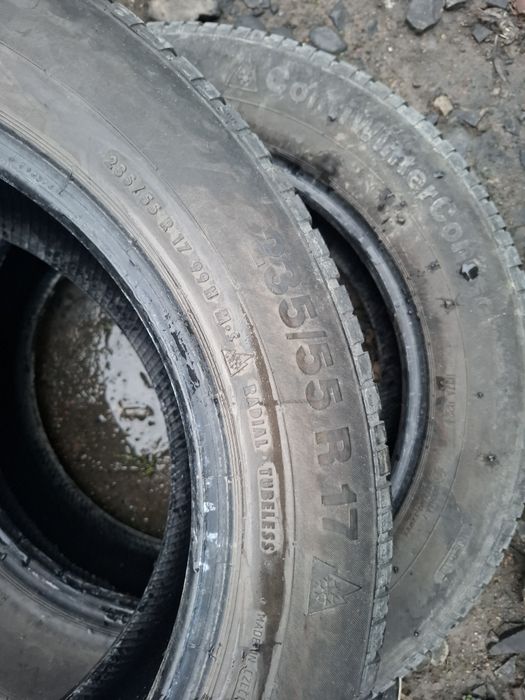 Vand 2 anvelope 235 55 17 continental de iarna