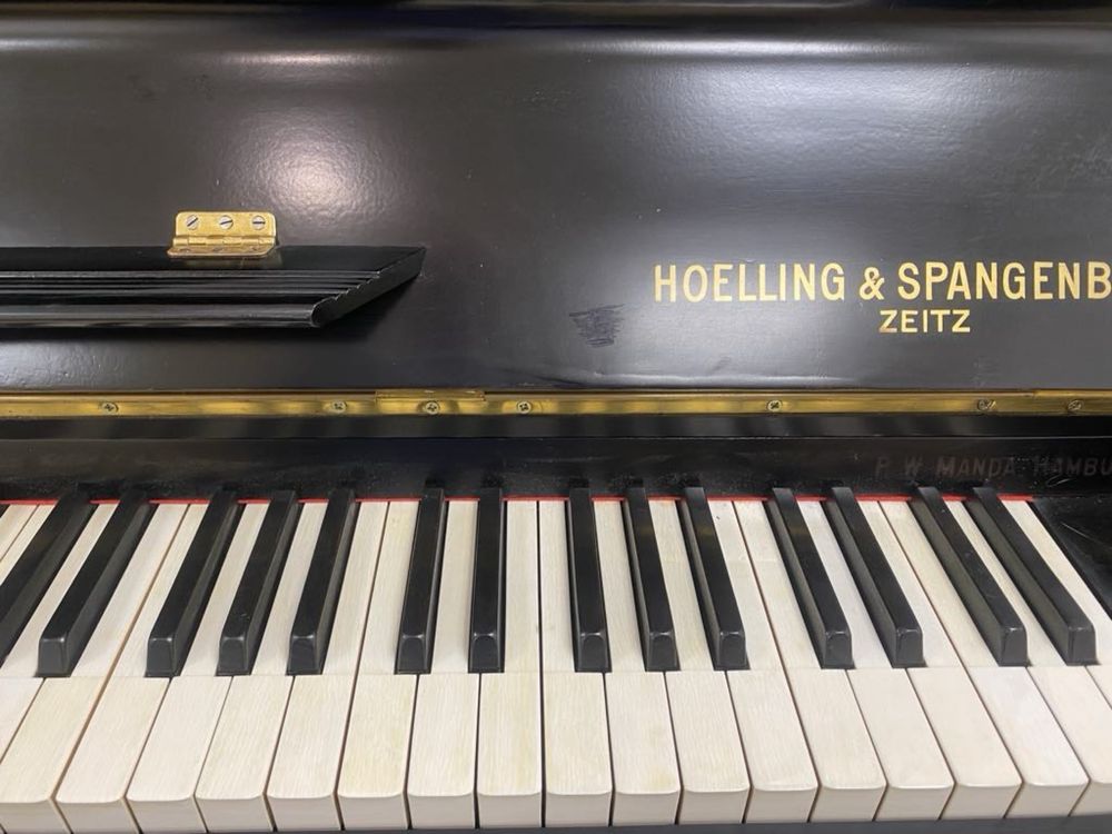 Немско пиано Hoelling & Spangenberg