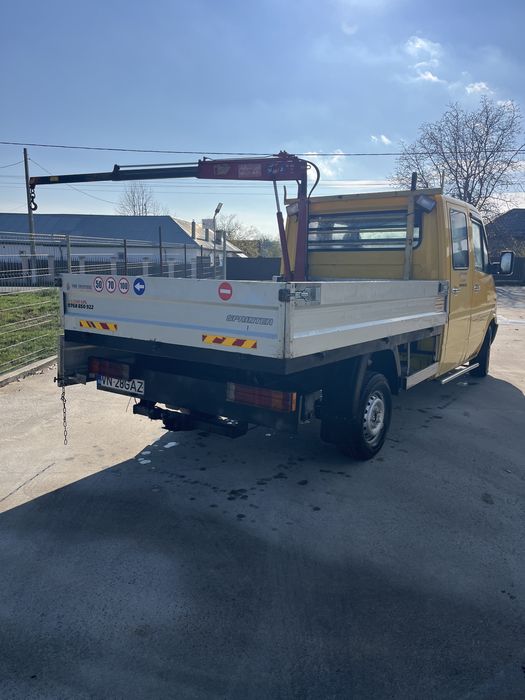 Mercedes  Sprinter cu macara Doka