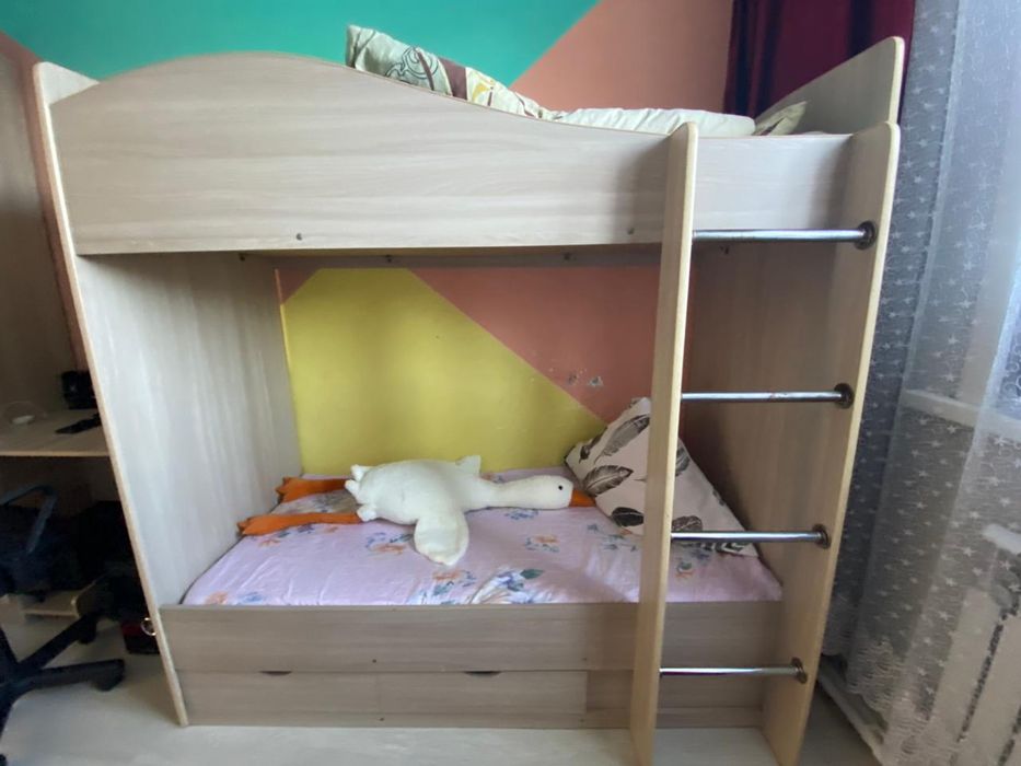 Двухярусная кровать