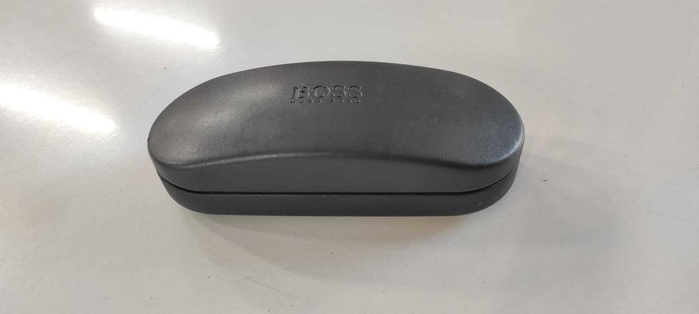 Оригиналена луксозна кутия за очила Hugo Boss
