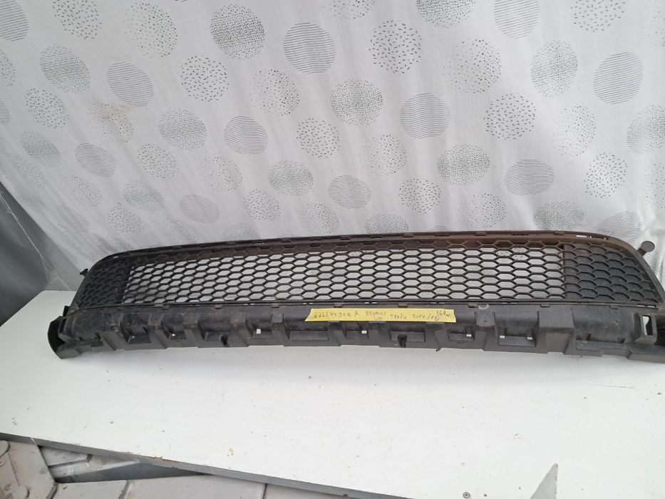 Грил решетка броня Renault Trafik 2018/24г