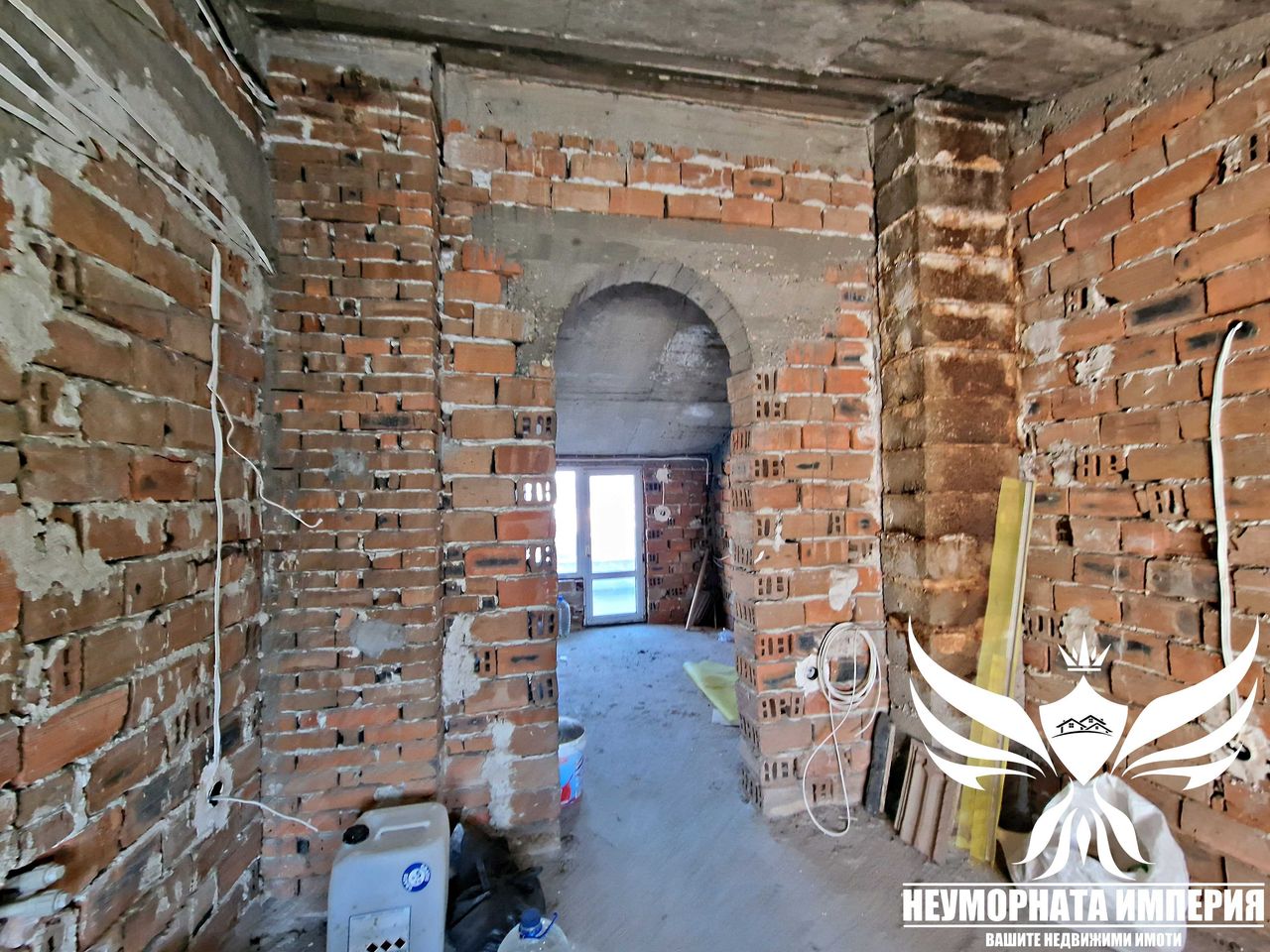 Продава се Двустаен апартамент в Асеновград - 40 кв.м за 995 €/кв.м - Снимка #2