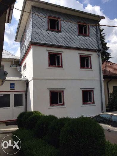 Vând pensiune Busteni 9 camere și casa 5 camere.