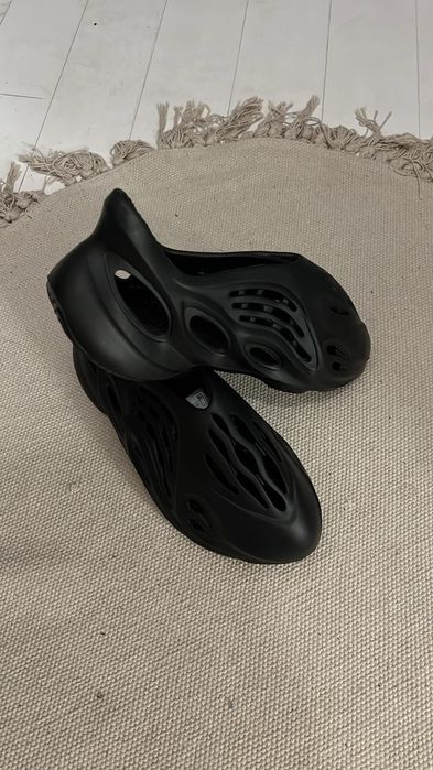 Yeezy foameunner