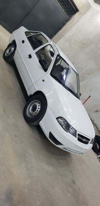 Некся 2 шевролет сотилади.