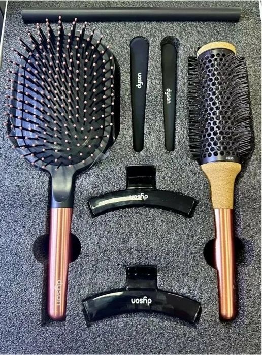 Расчески Dyson.